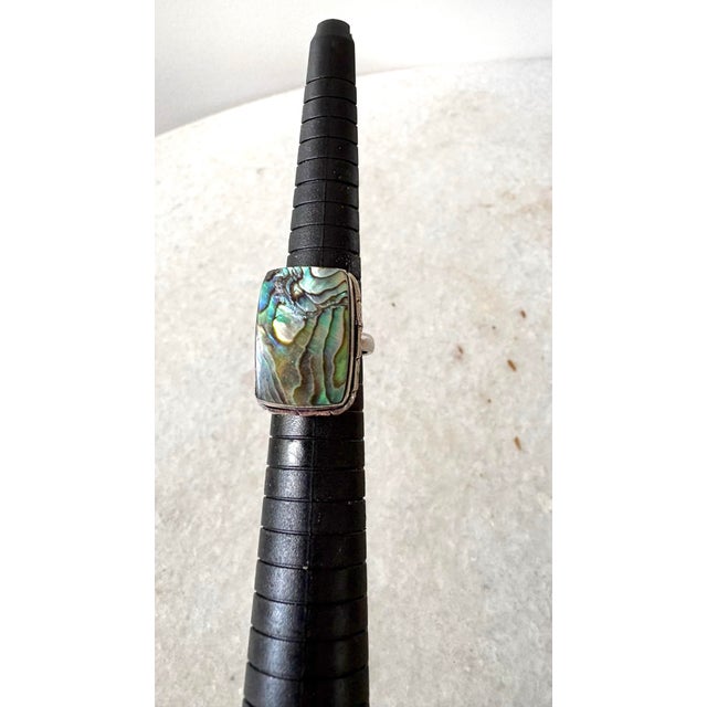 Contemporary Vintage Sterling Silver and Abalone Shell Ring For Sale - Image 3 of 5