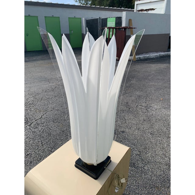 1970s 20th Century Maison Rougier Floriform Lucite Table Lamp For Sale - Image 5 of 10