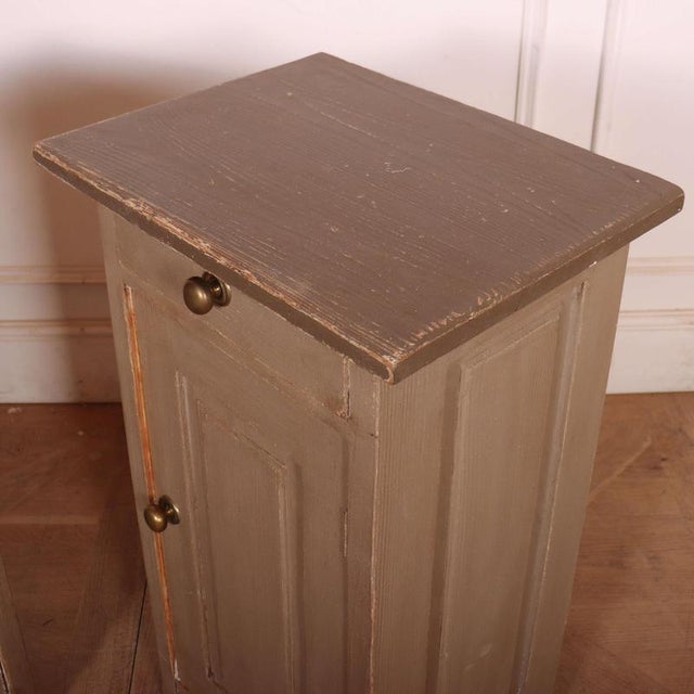 Antique English Bedside Tables, 1890s, Set of 2 For Sale - Image 9 of 10