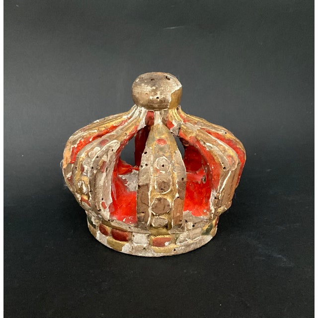 Baroque 18th Century Baroque Spanish Religious Crown in Carved Polychrome and Gilt Wood For Sale - Image 3 of 8