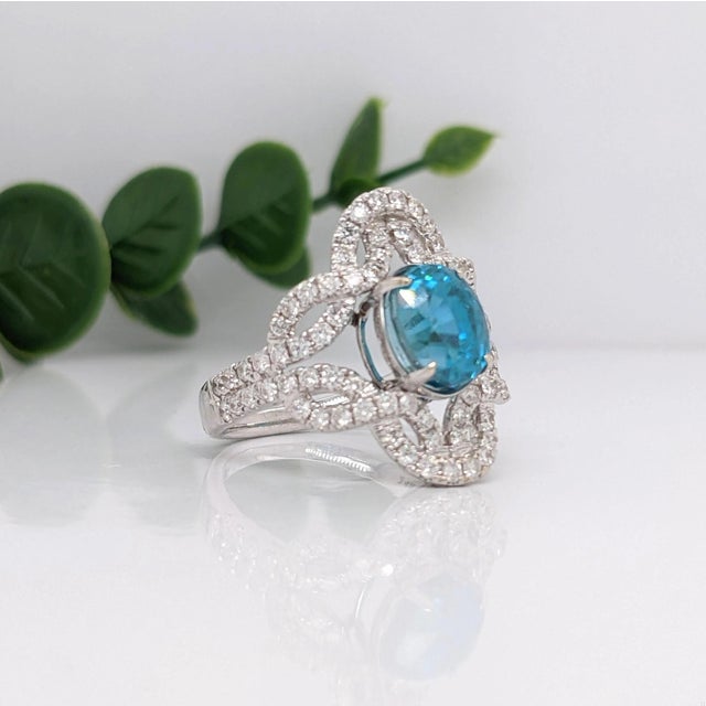 Modern 4.6Ct Blue Zircon Ring With Earth Mined Diamonds: Solid 14k Gold, Oval 10x8mm, Size 6.75 For Sale - Image 3 of 6