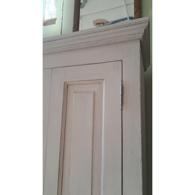 Hand-Lacquered Wardrobe in Fir For Sale - Image 3 of 8