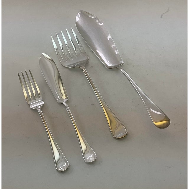 English New 1980s Complete European Cutlery Set for 12, Including Fish Eaters & Serving Pieces 129 Pieces. Old English For Sale - Image 3 of 17