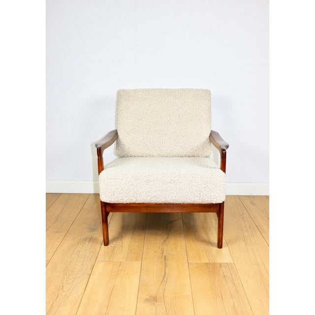 Vintage Lounge Chair in Boucle by Z. Bączyk For Sale - Image 6 of 10