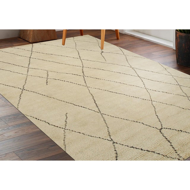 2020s 8x10 Jade Trellis Beige Geometric Modern Hand Knotted Wool Carpet Rug For Sale - Image 5 of 7