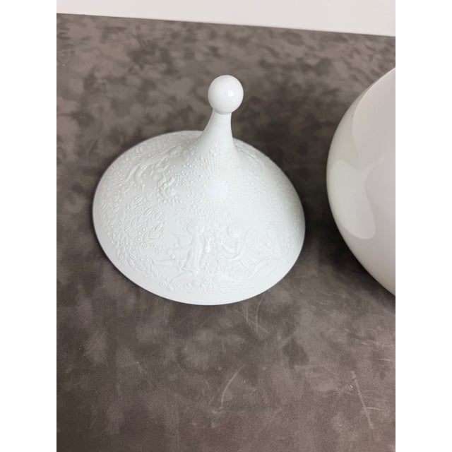 Bjørn Wiinblad Rosentrhal Magic Flute Lidded Jar/Bowl - Unused For Sale - Image 4 of 5