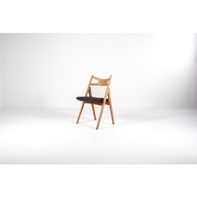 Carl Hansen & Søn CH29 Sawbuck Chairs in Oak by Hans J. Wegner for Carl Hansen & Søn, 1950s, Set of 5 For Sale - Image 4 of 13