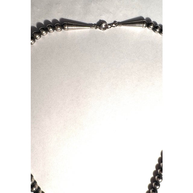 Late 20th Century Sterling Silver 6.9mm Navajo Pearl Beaded Necklace 22in Long For Sale In Greensboro - Image 6 of 11