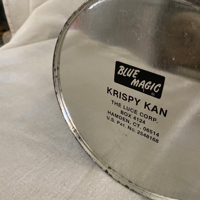 Metal Blue Magic Knob Luce Corp Krispy Kan Tin Canister Featuring a Classic Blue Willow Pattern For Sale - Image 7 of 12