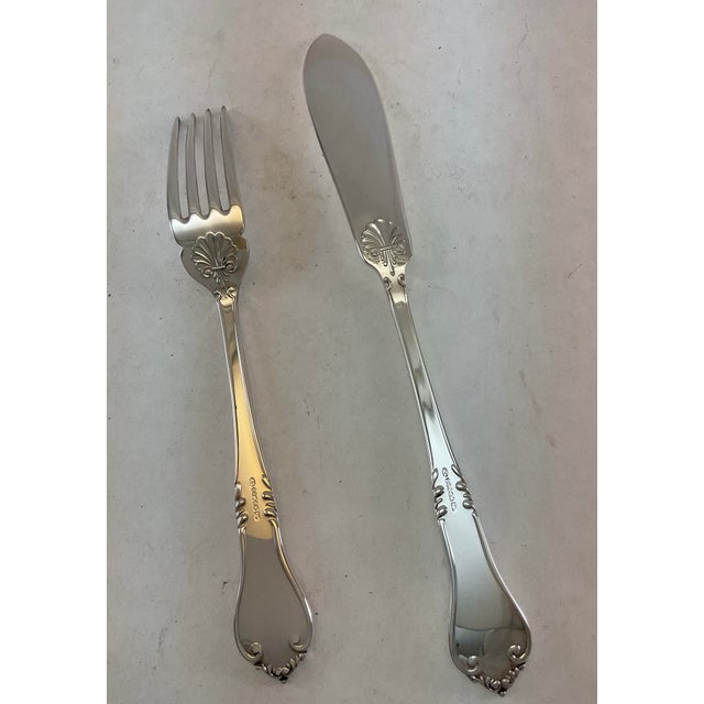 1980s Silver Set of 12 Pair Fish Eaters, Fish Forks & Fish Knives, Chesterfield - 12 pcs For Sale - Image 9 of 14