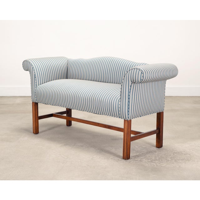 Mid 20th Century Georgian Chippendale Style Mahogany Upholstered Window Bench For Sale - Image 5 of 18