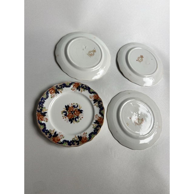 Late 19th Century John Maddock & Sons Majestic Multicolored Smooth "Imperfect" Bread Plates - Set of 4 For Sale - Image 10 of 10