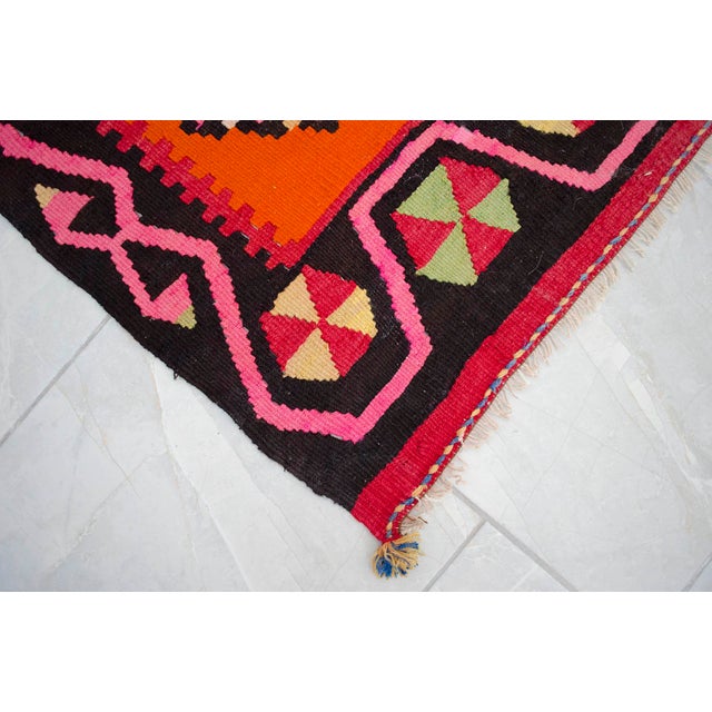 1960s Vintage Turkish Kilim Handwoven Rug - 5′6″ × 8′4″ For Sale - Image 13 of 13
