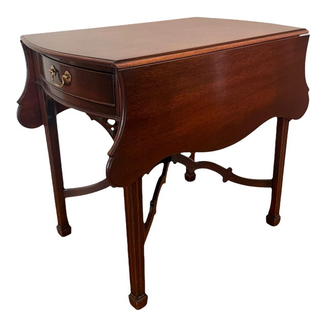 Late 20th Century Kindel Winterthur Mahogany Drop-Leaf Pembroke Table With Drawer For Sale