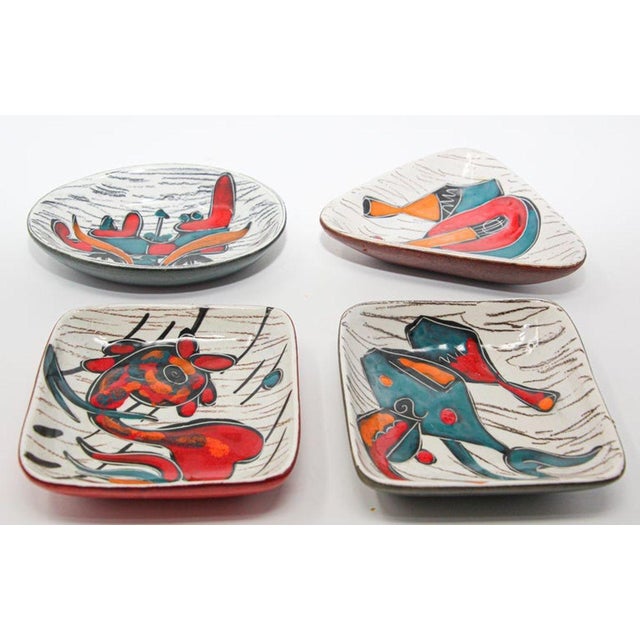 Mid-Century Modern Set of Four Italian Leather-Backed Ceramic Dishes Florence, Circa 1950 For Sale - Image 3 of 18