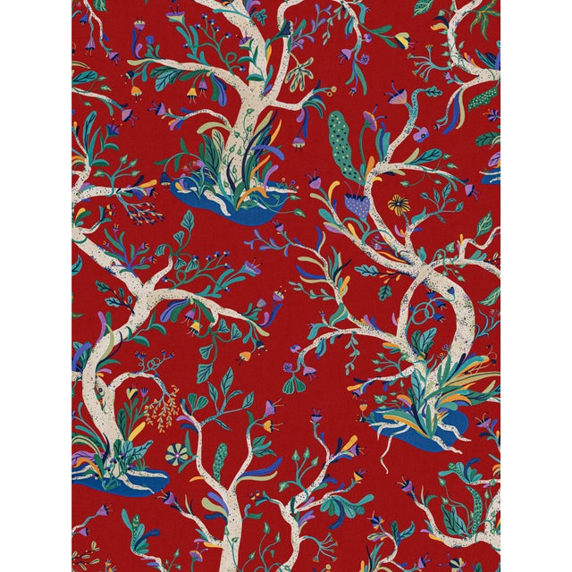 Hinson re-enters the limelight with a show-stopping debut collection under the Scalamandré name. COLOR POP!, a collection...