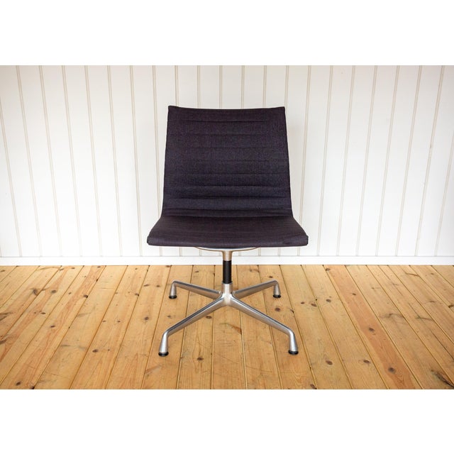 Aluminium Group EA106 Swivel Desk Chair by Charles and Ray Eames for Vitra, 1990s For Sale - Image 9 of 18