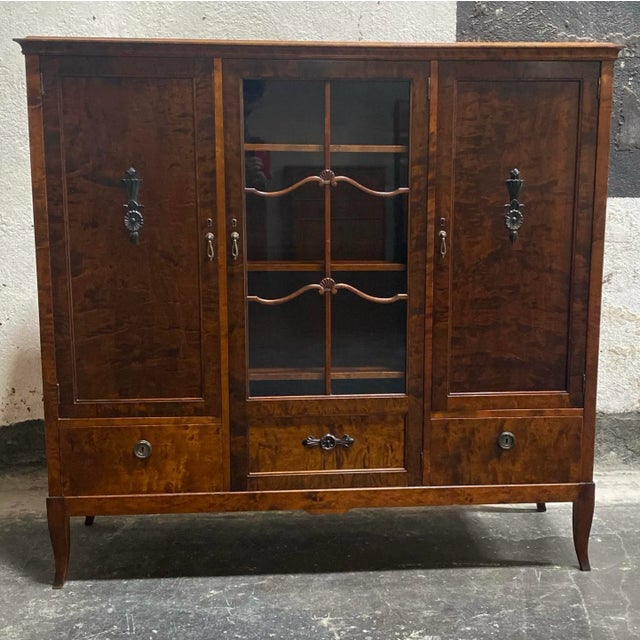 Traditional Neoclassical Revival Flame Birch Vitrine Bookcase Cabinet C 1920s For Sale - Image 3 of 11