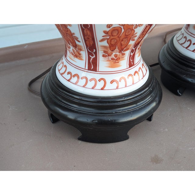 1950s Pair of Vintage Porcelain Ginger Jar Table Lamps Wood Base 1950s Red Orange For Sale - Image 5 of 6