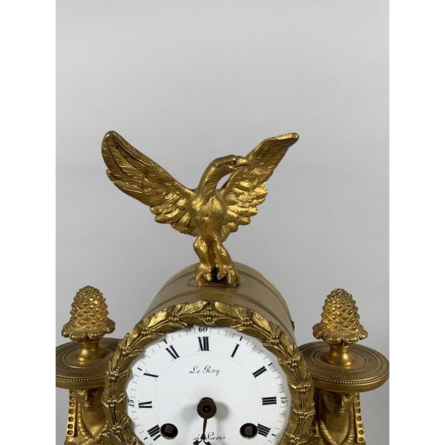 Traditional Empire period portico clock with Egyptian motifs, gilt bronze, circa 1800, 19th century For Sale - Image 3 of 9
