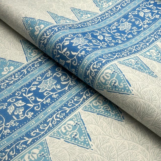 Schumacher Sample - Schumacher x Mark D. Sikes Foxglove Indoor/Outdoor Fabric in Indigo For Sale - Image 4 of 5