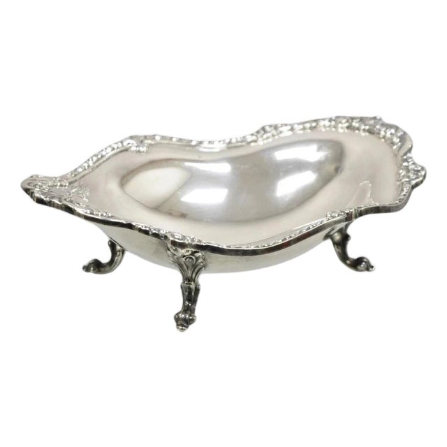Vintage Sheridan Victorian Style Silver Plated Footed Scalloped Oval Fruit Bowl For Sale
