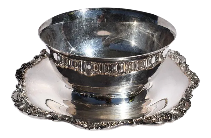 Silverplate Baroque Sauce or Gravy Bowl With Underplate by Wallace