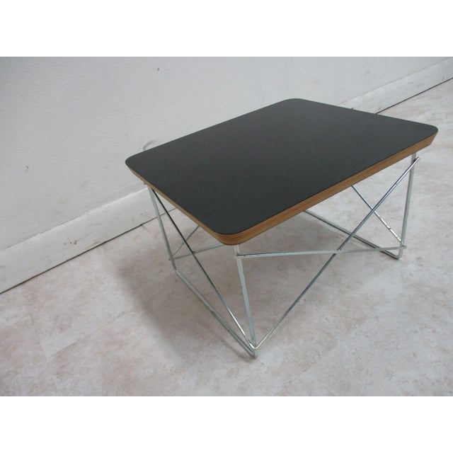 Vintage Eames Wire Base Elliptical Surfboard Lamp End Table Pedestal Table For Sale - Image 4 of 11