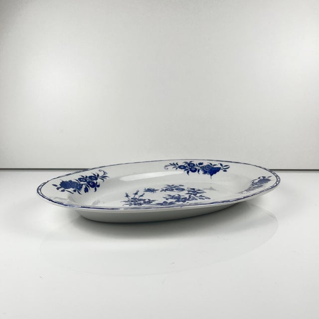 Oval platter "Grand Bouquet", Boch Frères, La Louvière, Belgium, 1920 Dimensions: 32 x 23 cm Height: 3.5 cm Antique item,...
