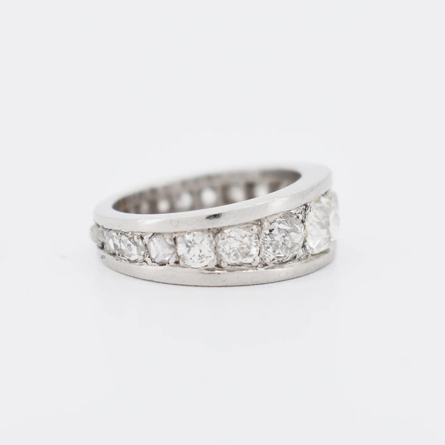 Art Deco Wedding Band with 1.5 Carat Drop Diamonds, Size 4.75 For Sale - Image 6 of 6
