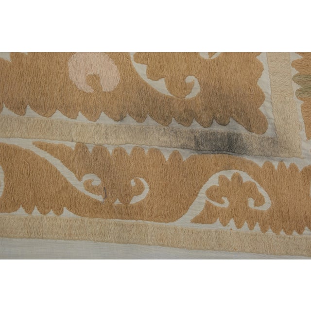 Vintage Suzani Wall Hanging Decor With Neutral Color For Sale In Philadelphia - Image 6 of 11