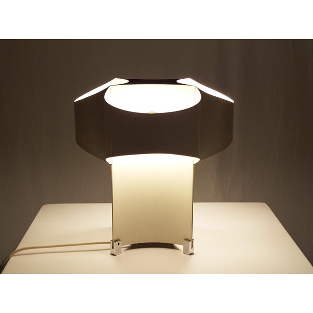 Mid-Century Italian Chrome-Plated and White Painted Metal Table Lamp, 1960s For Sale - Image 10 of 11