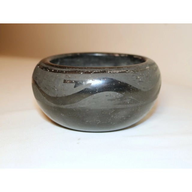 Ceramic Vintage Margarita Tafoya Native American Santa Clara Pueblo Black Pottery Bowl For Sale - Image 7 of 11