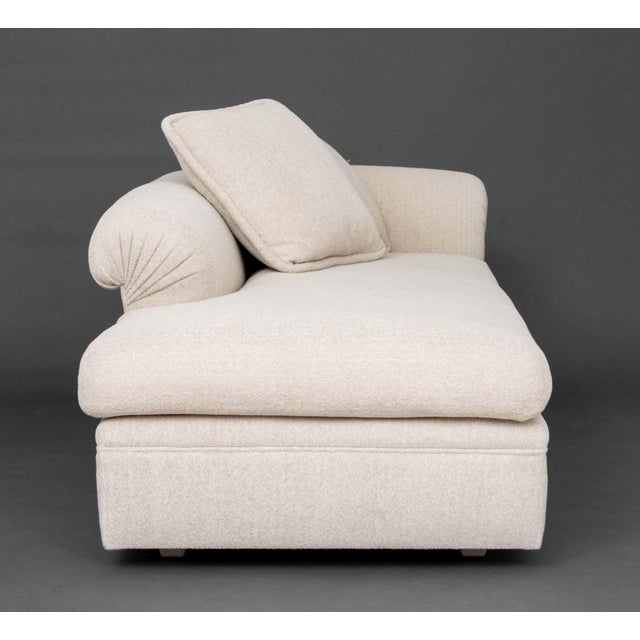 Modern Beige Textured Fabric Upholstered Chaise Longue For Sale In New York - Image 6 of 8