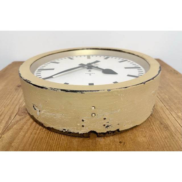 Vintage Industrial Factory Wall Clock from Siemens, 1950s For Sale - Image 13 of 18