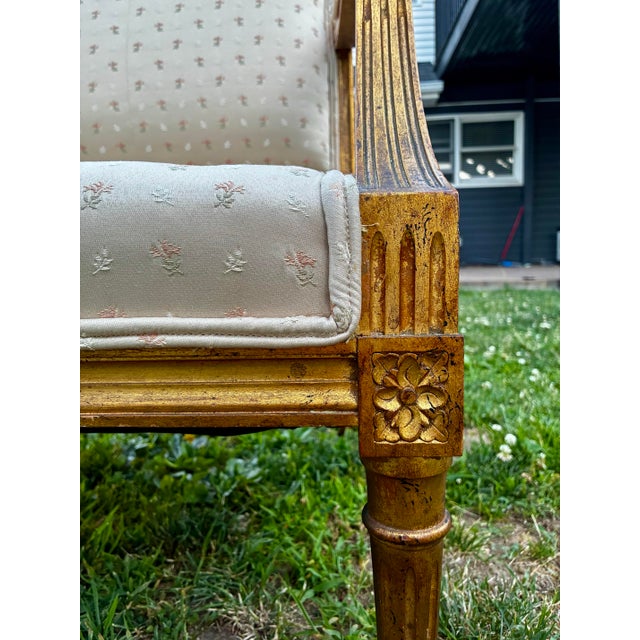 1960s French Louis XVI Style Giltwood Settee With Original Floral Upholstery For Sale - Image 4 of 11