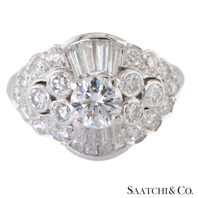 18k (750) White Gold Natural White Diamond Cocktail Ring, Size 3.5 For Sale - Image 4 of 10