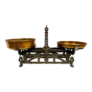 Antique European Cast Iron 3kg Balance Scales