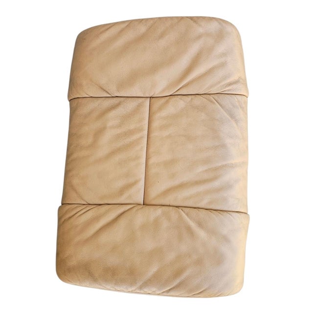 Tan Ekornes Stressless Reno Leather Recliner Lounge Chair and Ottoman, Made in Norway For Sale - Image 8 of 18