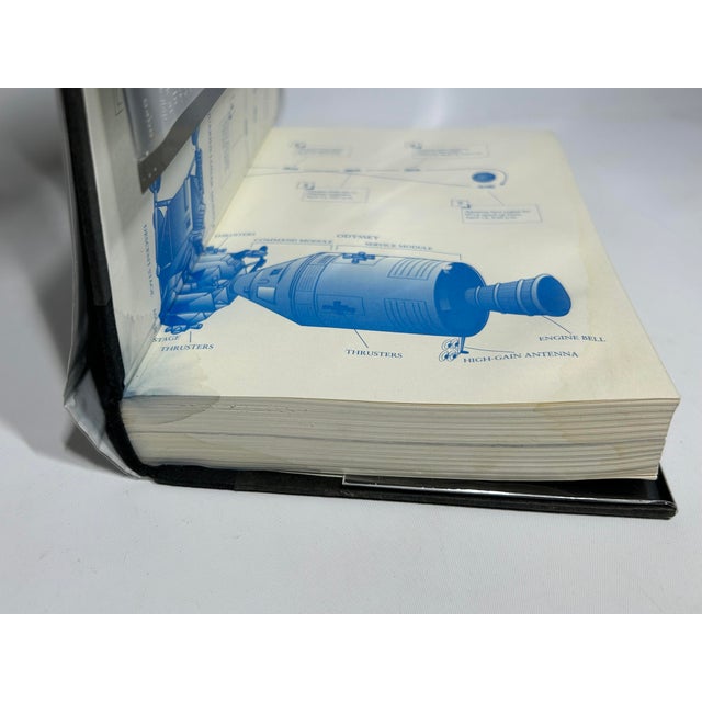 Contemporary 2000s Illustrated 8vo Book, Jeffrey Kluger and Jim Lovell's Apollo 13, Signed - 1 Piece For Sale - Image 3 of 11