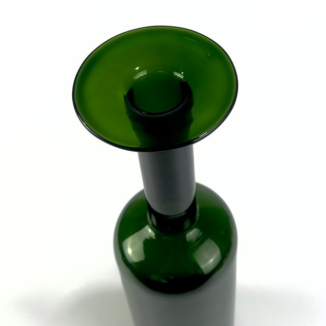1960s Striking Mid-Century Modern Green Bottle Vase by Otto Brauer for Holmegaard, Circa 1960s For Sale - Image 5 of 9