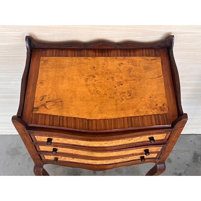 French Nightstands in Walnut with Three Drawers, 1940s, Set of 2 For Sale - Image 11 of 18