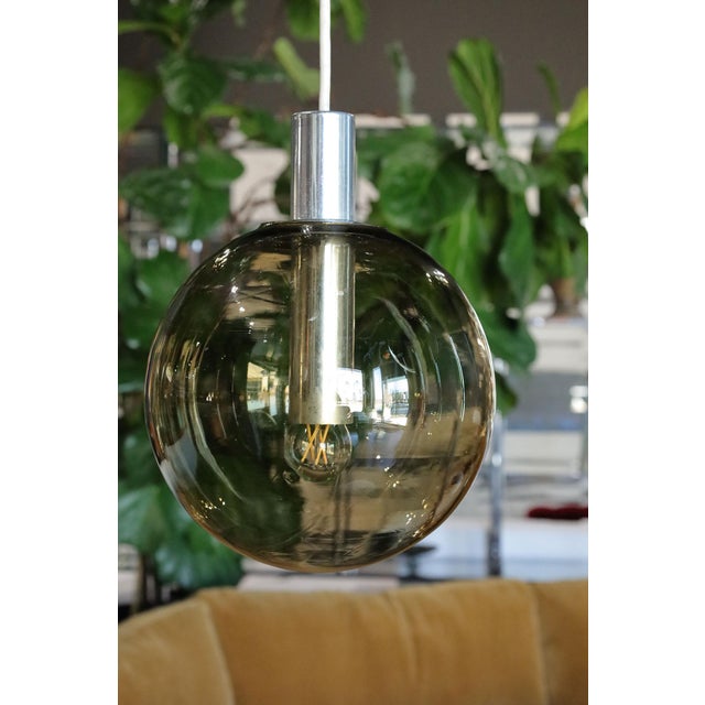 Mid-Century Modern 1970s Monumental Cascade Chandelier by Lightolier, 16 Globes For Sale - Image 3 of 13