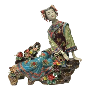 Chinese Porcelain Qing Style Dressing Flower Sitting on Rock Lady Figure