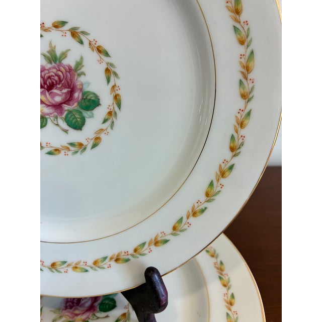 Traditional 1940s Mikado Laurel Pattern Rose Dinner Plates – Set of 4 For Sale - Image 3 of 15