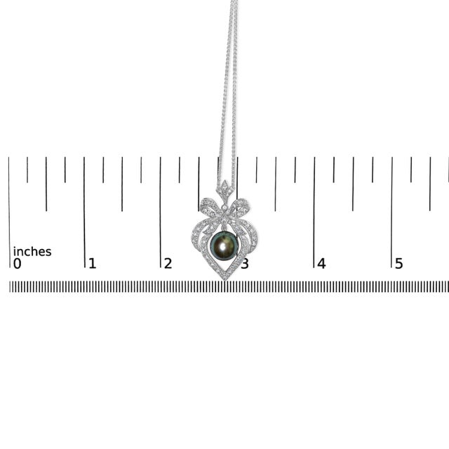 Early 21st Century 18K 3/4 Cttw Diamond and 12.5 MM Cultured Black Tahitian Pearl Heart Pendant Necklace (G-H Color, SI1-SI2 Clarity) - 18" Inches For Sale - Image 5 of 5