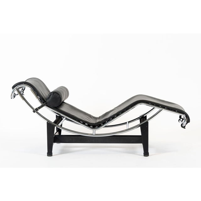 Cassina Cassina Lc4 Black Leather Chaise Lounge Chair by Le Corbusier 2006 For Sale - Image 4 of 13