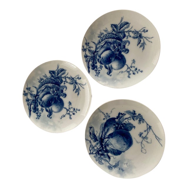 Blue and White Early 19th Century Gotham Set of 3 Plates For Sale