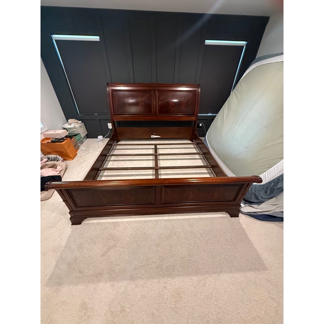 Traditional Ethan Allen King Sleigh Bed + 2 Matching Nightstands For Sale - Image 3 of 15