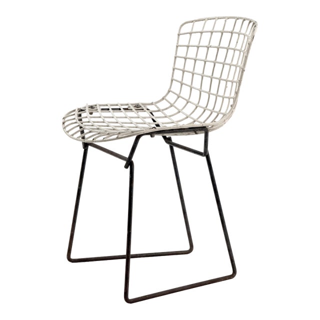 Vintage 1950s Attributed to Knoll Harry Bertoia Child Size Wire Side Chair - White W/ Black Base - Model 425 / 625 Kid Children Sized For Sale